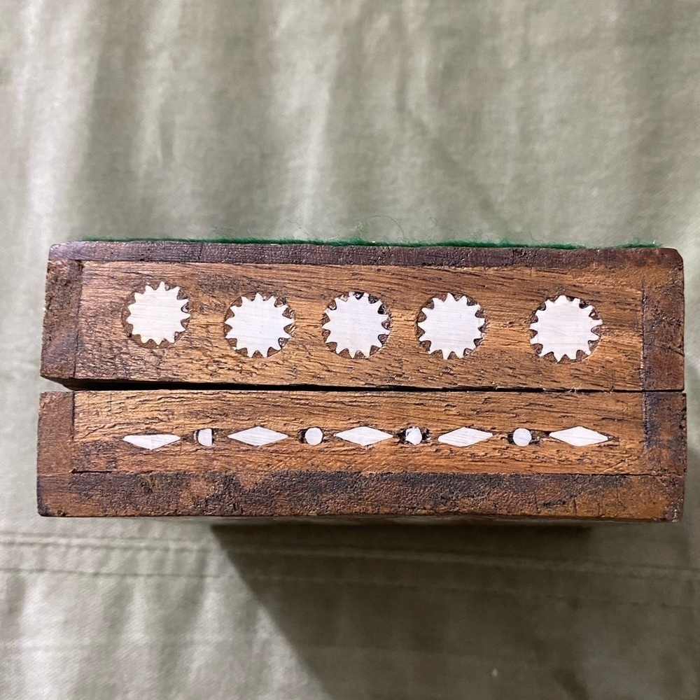 Wooden box sun dot design vintage keeper. #18-126 - Picture 7 of 7